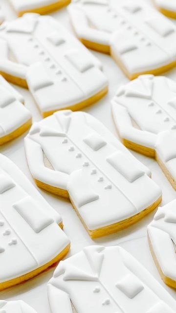 Medical Cookies, Biology Degree, Doctor Cake, White Coats, Sugar Cookie Designs, Boss' Day, Spice Cookies, Instagram White, Cookie Icing