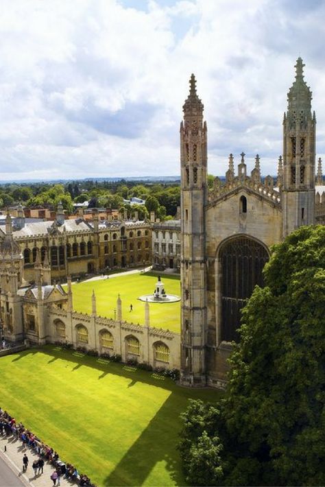 Going Budget In The University Town: 10 Things To Do In Cambridge, UK Cambridge University Wallpaper, Cambridge University Aesthetic, Beautiful Universities, Cambridge Town, Big University, Things To Do In Cambridge, Cambridge Student, Uk School, Cambridge College