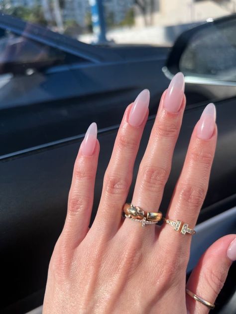 Almond Shaped French Nails, Natural Almond Nails, Round Shaped Nails, Oval Acrylic Nails, Oval Shaped Nails, Gel Toe Nails, Almond Acrylic Nails, Soft Nails, Neutral Nails