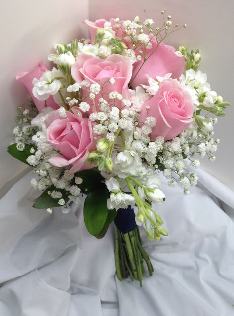 Bridal Bouquet with pink Roses white mini-carnations and Baby's Breath Carnations Arrangements, Rose Buket, Texture Wedding, Backdrops Wedding, Ribbons Wedding, Prom Bouquet, Wedding Flower Guide, Flowers Centerpieces, Pink Flower Bouquet