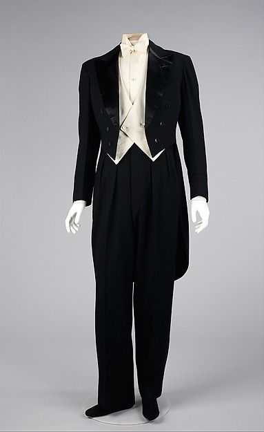 Fashions From History — Tuxedo Lanvin 1927 The MET Mens Evening Wear, Vintage Fashion 1920s, Vintage Tuxedo, Black And White Tuxedo, Smart Casual Women, Costume Noir, That Dress, Mens Fashion Classy, Sharp Dressed Man