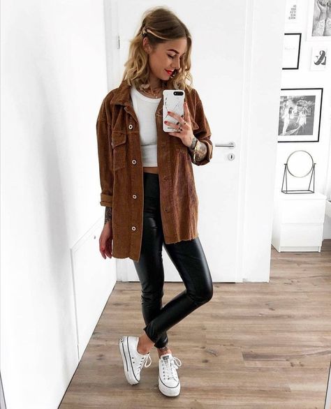 Camel Outfit, Outfits Nyc, Beige Outfit, Cozy Winter Outfits, Uni Outfits, Outfit Mujer, Office Outfit, Casual Day Outfits, Casual Chic Outfit