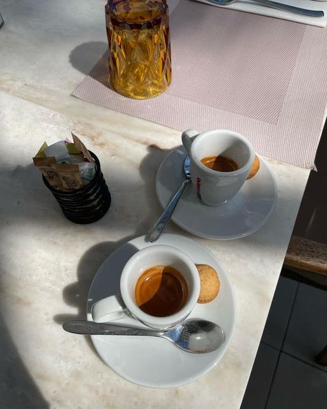 Luc Leroy on Instagram: "Two shots of Italian coffee for me 😍🌴 #ItalianCoffee #coffee #Italian" Espresso Italy, Italian Coffee Shop, 21 Diner, Italy Coffee, Italian Cafe, Italian Breakfast, Italian Espresso, Coffee Shop Aesthetic, Espresso Bar