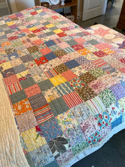 My great grandma made these quilts Colorful Grandma Aesthetic, Grandma’s House, Blind Artwork, Eccentric Grandma, Grandma House Aesthetic, Aesthetic Quilts, Grandma Core Bedroom, Slender Mansion, Grandma Bedroom