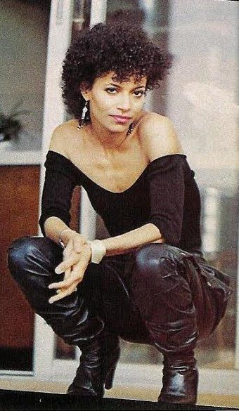 Smash Hits Magazine, Hyung Tae Kim, Debbie Allen, Black Actresses, Vintage Black Glamour, Black Actors, Black Hollywood, Black Celebrities, The Jacksons