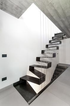 Staircase Inspiration, تحت الدرج, Futurist Architecture, Asma Kat, Open Trap, Concrete Staircase, Stair Design, Diy Staircase, Escalier Design