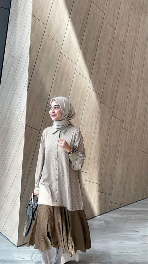 Clothes For Veiled Women, Mix And Match Outfits Hijab, Muslimah Fashion Casual, Skirt Ootd, Islamic Style, Ootd Hijab Style, Hijabi Outfit, Model Gamis, Hijab Designs