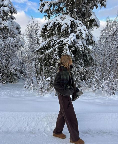 Winter Ig Pictures Aesthetic, Canadian Outfit Winter, Boulder Colorado Outfits, Snow Trip Aesthetic, Cozy Winter Aesthetic Outfits, Ig Inspo Pics Winter, Snow Pics Instagram, Winter Ig Pictures, Canadian Winter Outfits