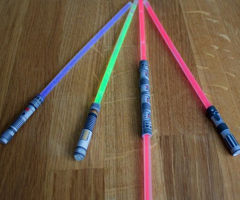 Glow Stick Valentine, Glow Stick Party, Star Wars Theme Party, Star Wars Crafts, Valentine Messages, Star Wars Light Saber, Glow Stick, Heart Lights, The Pub