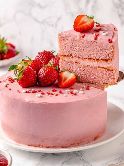 Strawberry Mint Cake, Desserts With Pudding, Best Strawberry Cake Recipe, Angel Food Cake Desserts, Strawberry Layer Cakes, Strawberry Cake Recipe, Strawberry Things, Strawberry Cream Cheese Frosting, Fresh Strawberry Cake