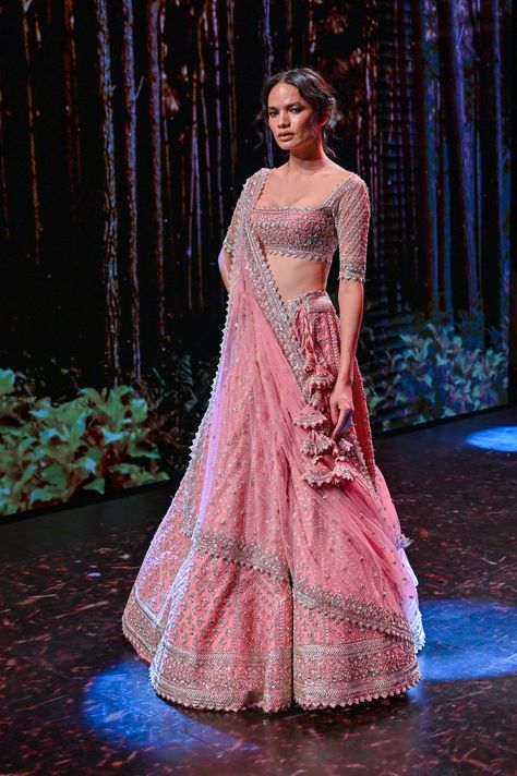 Lakme Fashion Week 2020, Bridesmaid Dresses Red Long, Fashion Week 2022, Lehenga Saree Design, Anushree Reddy, Mehendi Outfits, Desi Wedding Dresses, Lehenga Choli Wedding, Indian Dresses Traditional