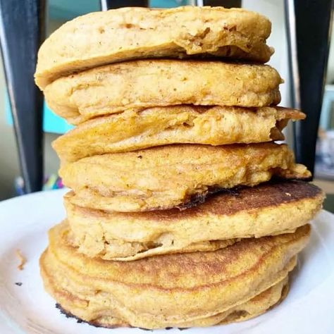 Vegan Pumpkin Pancakes, Pumpkin Pancakes Easy, Milk Allergy Mom, Pumpkin Pancake, Egg Free Breakfast, Pumpkin Pancake Recipe, Pancakes Vegan, Vegan Kids Recipes, Breakfast Vegan