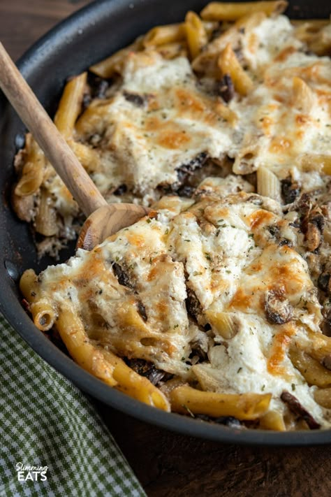 Ricotta Pasta Recipes, Christmas Leftovers Recipes, Mushroom Pasta Bake, Mushroom Recipes Pasta, Baked Mushrooms, Ricotta Recipes, Quick Vegetarian Meals, Italian Favorites, Ricotta Pasta