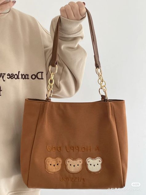 Pretty Tote Bags, Stylish School Bags, School Bag Essentials, Kawaii Bags, Aesthetic Tote Bag, Trendy Purses, My Style Bags, Aesthetic Bags, Fashion Shoes Heels