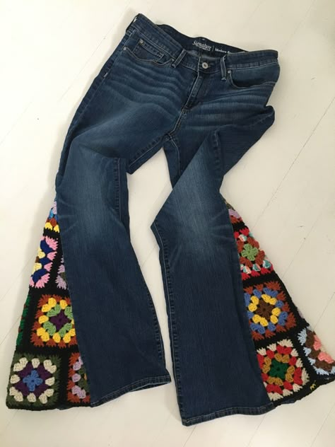 Crochet Bell Bottom Jeans, Square Crochet Projects, Granny Square Crochet Projects, Easy Granny Square For Beginners, Brisbane Fashion, Granny Square For Beginners, Crochet Wear, Easy Granny Square, Hippie Jeans