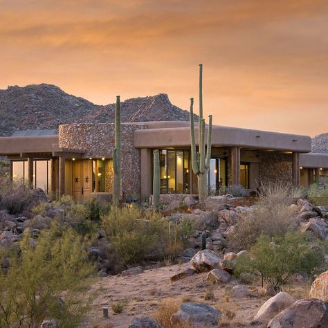 Houses In The Desert, Modern Desert Home Exterior, Southwestern Architecture, Desert Home Exterior, Arizona Houses, Desert Architecture, Southwest Modern, Oasis Springs, Rustic Houses