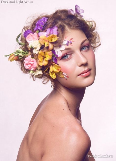 Flower Photoshoot, Flowers In Her Hair, Portrait Photography Women, Fantasy Photography, Face Photography, Female Portraits, Creative Portraits, Portrait Poses, Portrait Inspiration