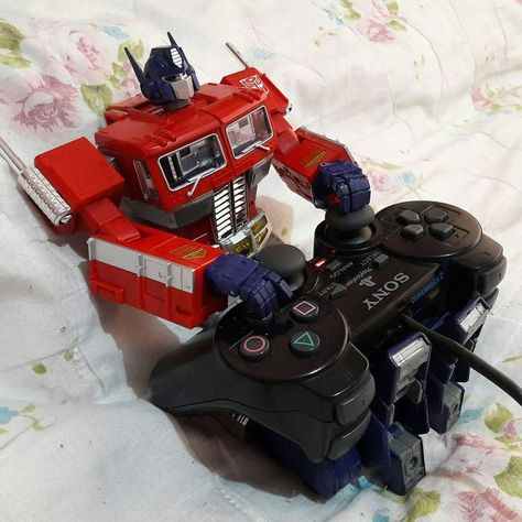 Transformers Drift, Optimus Prime Toy, Transformers Memes, Transformers Rescue Bots, Transformers Funny, Transformers Action Figures, Transformers Design, Transformers Comic, Transformers 3