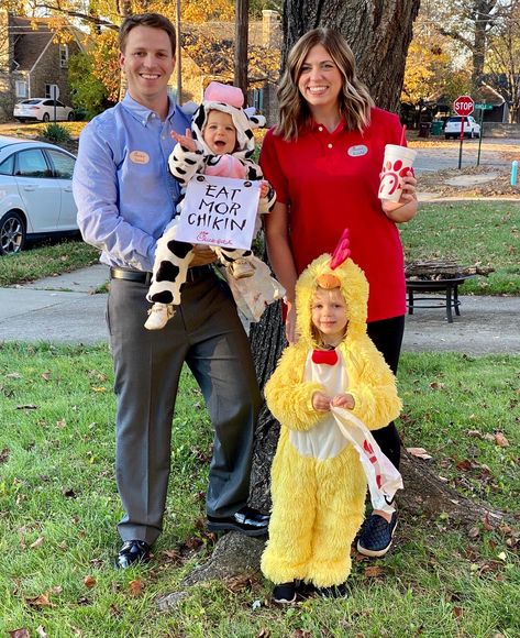 Chick Fil A Family Costume, Chickfila Halloween Costumes, Chik Fil A Costume, Chick Fil A Costume Ideas, Chick Fil A Halloween Costume, Chick Fil A Trunk Or Treat Ideas, Chick Fil A Costume, Church Trunk, Family Themed Halloween Costumes