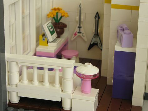 lego townhouse, ideas for willow Lego Friends Bedroom Ideas, Cute Lego House Ideas, Cute Lego House, Lego Apartment Ideas, Lego For Girls, Lego Friends Apartment, Lego Townhouse, Lego Interior Design, Lego Friends Beach House