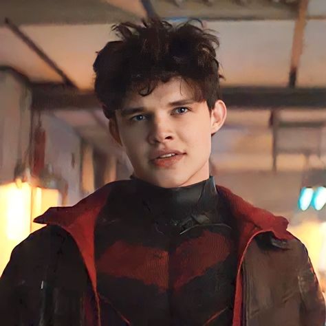 Jason Todd Titans Season 4, Titans Jason Todd Robin, Jason Todd Face Claim, Jason Todd Titans Icon, Jason Todd Live Action, Curran Walters Red Hood, Red Hood Titans, Titans Jason, Jason Todd Titans