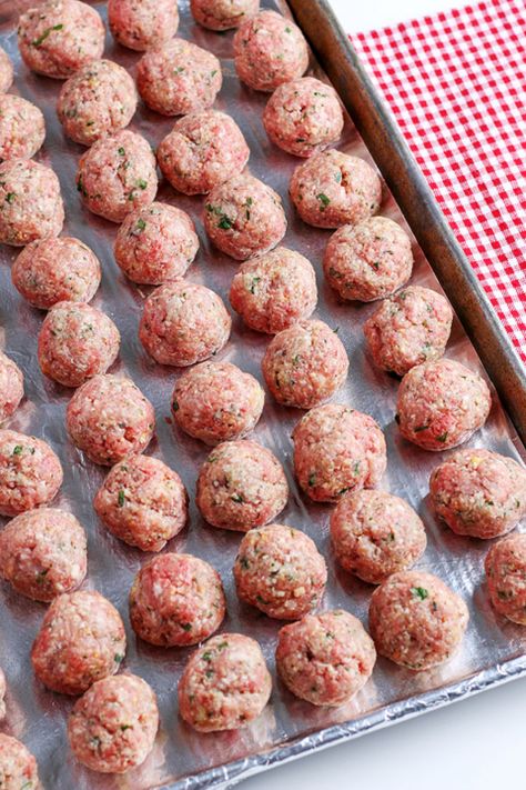 cooking. Basic Meatball Recipe, Basic Meatballs, Homemade Meatballs Easy, Ground Chicken Meatballs, Homemade Meatballs Recipe, Chicken Meatball, Italian Meatballs Recipe, How To Make Meatballs, Meatball Recipes Easy