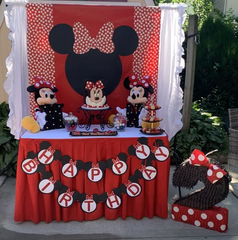 Mini Mouse Second Birthday, Mini Mouse Birthday Decorations, Red Minnie Mouse Birthday, Red Minnie Mouse Party Ideas, Minnie Mouse Birthday Party Ideas Red And Black, Minnie Mouse Birthday Decorations Red, Minnie Mouse Curtains, Minnie Mouse Roja, Miki Mouse