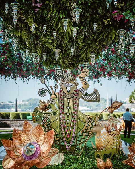 Indian Wedding Decor, Housewarming Decorations, Mandap Decor, Desi Wedding Decor, Floral Wedding Decorations, Wedding Backdrop Design, Beautiful Wedding Decorations, Traditional Wedding Decor, Wedding Mandap