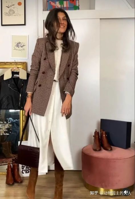 September Street Style, Blazer And Maxi Skirt Outfit, Women’s Work Outfits Summer 2023, Tall Boots With Dress Winter, Autum Styles Outfits 2023, Women Knit Outfit, Office Autum Outfits, Over 40s Style, Brown Tall Boots Outfit Winter