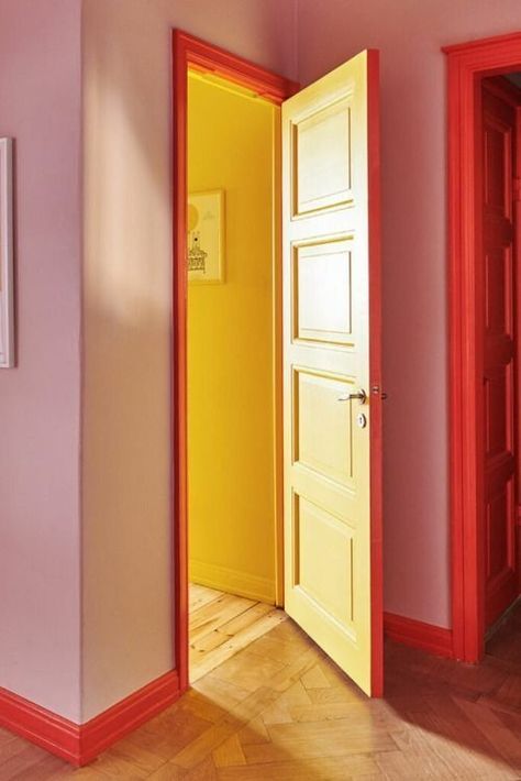 Coloured Door Frames, Colourful Woodwork, Colourful Skirting Boards, Colorful Trim Interior, Lilac Hallway, Colorful Doors Interior, Colorful Front Door Ideas, Door Painting Ideas Creative, Unique Doors Interior