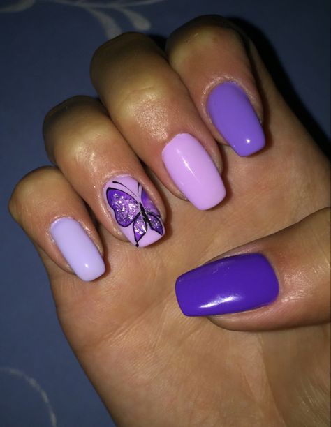 Purple with butterfly design 💜 Purple Nails Designs Butterfly, Purple Nails With Butterfly, Purple Nails Butterfly, Purple Butterfly Nails, Butterflies Nails, Easy Bird, Butterfly Nails, Lavender Nails, Gel Art