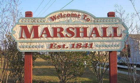 'THE MARSHALL PLAN' is out: New Film Reveals Vegan Mayor's Lasting Effect on Texan Town. Marshall Texas, Vegan Magazine, Texas Travel Guide, Texas Trip, Road Trip Places, Cheap Things To Do, Texas Girl, East Texas, Animal Crackers