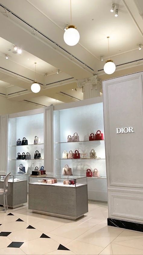 Dior In Paris, Dior Shop Aesthetic, Dior Store Aesthetic, Dior Interior Design, Dior Store Interior, Dior Showroom, Dior Interior, Quick Manifestation, Advertorial Design