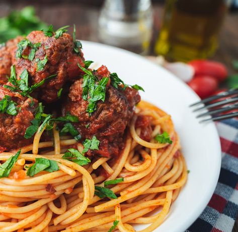 Spaghetti Meatballs, Garlic Cheese Bread, Spaghetti Casserole, The English Kitchen, Italian Meatballs, English Kitchen, English Kitchens, Spaghetti And Meatballs, Cooking For One