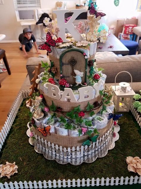 Babyshower boho secret garden Fairy Diaper Cake, Fairy Garden Baby Shower Ideas, Secret Garden Baby Shower Ideas, Enchanted Garden Baby Shower Theme, Garden Nursery Theme, Secret Garden Nursery, Enchanted Forest Baby Shower, Secret Garden Theme, Picnic Baby Showers