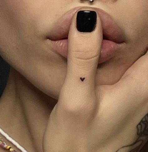 Mini Tattoos Heart, Heart Finger Tattoo, Small Heart Tattoo, Korean Aesthetics, Korean Tattoo, Korean Tattoo Artist, Tiny Heart Tattoos, Tiny Wrist Tattoos, Cool Wrist Tattoos