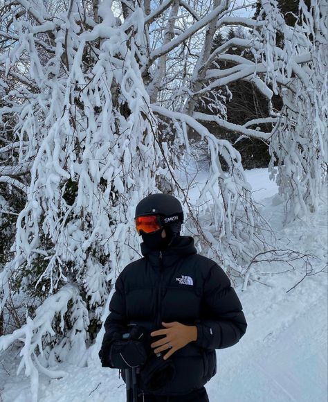 Snow Outfit Men, Ski Fashion Men, Ski Outfit Men, Snowboarding Aesthetic, Ski Fits, Ski Pics, Ski Trip Outfit, Apres Ski Outfits, Ski Aesthetic