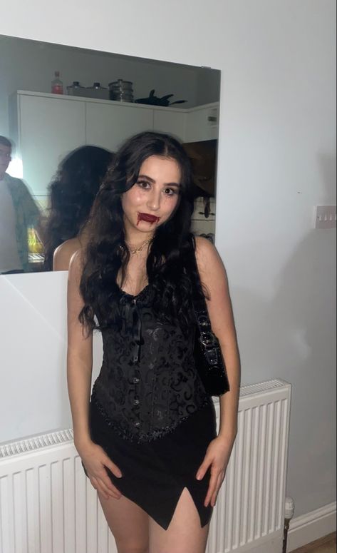 halloween, halloween costume, vampire, vampire makeup, katherine pierce, halloween party Vampire Dress Costume, Vampire Costume Simple, Vampire Costume Women Diy, Vampire Woman Costume, Vampire Halloween Costume Women, Halloween Vampire Costumes Women, Diy Vampire Costume Women, Vampire Halloween Costume Outfits, Vampire Costume Aesthetic