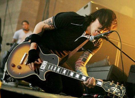 #wattpad #fanfiction Very scientifical facts including pictures, quotes, and other shit #gerardtops2k4ever Frnk Iero, Emo Vampire, Fabulous Killjoys, Gerard And Frank, Frank Lero, Emo Quartet, Emo Stuff, I Love Mcr, Rat Man