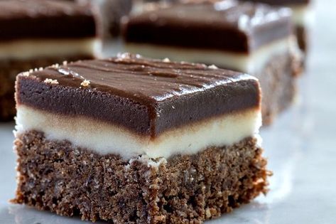 Peppermint Slice, Mint Slice, No Bake Slices, Chocolate Slice, Caramel Slice, Australia Food, Mint Recipes, Australian Food, Slices Recipes