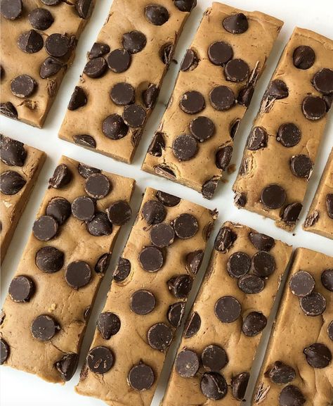 Perfect Bar Recipe Copycat, Vegan Protein Bars Recipe, Perfect Bar Recipe, Protein Bar Recipe, Greek Yogurt Muffins, Gluten Free Bars, Vegan Protein Bars, Perfect Bar, Chocolate Chip Bars