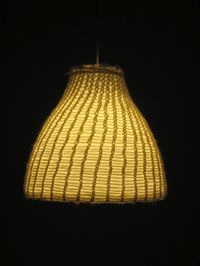 IKEA Hackers: IKEA Melodi - Knitted lamp, using around loom!  What an awesome idea! Ikea Melodi, Free Loom Knitting Patterns, Loom Socks, Circular Loom, Loom Knitting Stitches, Round Loom, Knifty Knitter, Peg Loom, Loom Knitting Projects