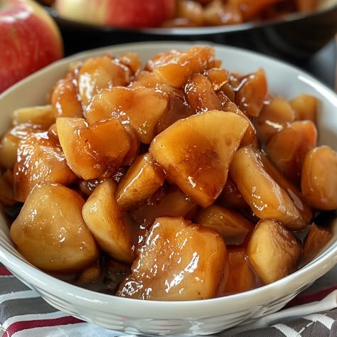 Slow Cooker Cracker Barrel Fried Apples Sausage And Potatoes Skillet, Cracker Barrel Fried Apples, Baked Apple Fritters, Indian Pudding, Southern Breakfast, Homemade Apple Pie Filling, Broccoli Cheese Soup Recipes, Salmon Patties Recipe, Pasta Recipes Alfredo