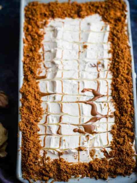 Biscoff Lasagna in a blue rectangular dish Easy Tiramisu Recipe, Lasagna Ingredients, Nutella Cookies, Make Ahead Desserts, Tiramisu Recipe, Cookie Butter, Milk Cake, Sweets Desserts, Original Recipe