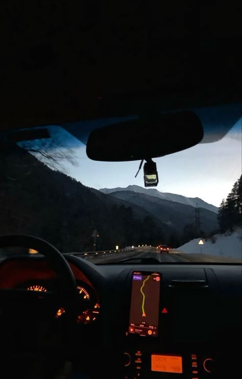 Driving Through Mountains Aesthetic, Car Road Trip Aesthetic, Car Trip Aesthetic, Car Nature, Road Trip Aesthetic, Beach Sunset Wallpaper, Trip Aesthetic, Road Trip Car, Mountains Travel