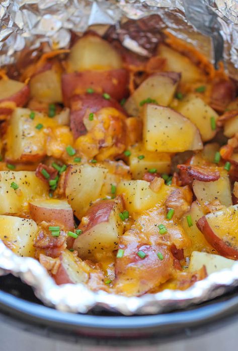 Slow Cooker Cheesy Bacon Ranch Potatoes Cheesy Bacon Ranch Potatoes, Ranch Potato Recipes, Low Carb Veggie, Bacon Ranch Potatoes, Slow Cooker Potatoes, Ranch Potatoes, Crock Pot Potatoes, Breakfast Crockpot Recipes, Bacon Potato