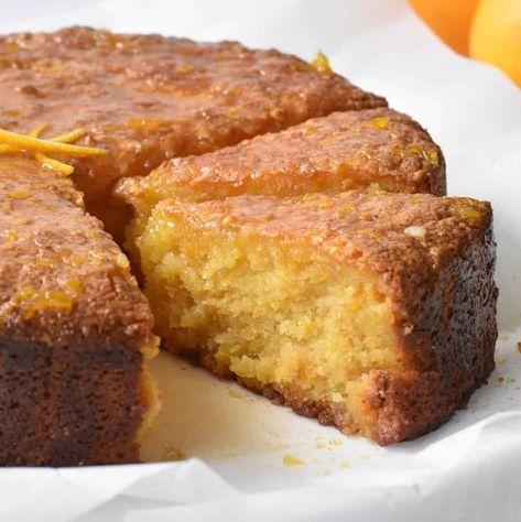 May 15, 2021 - This easy flourless orange cake is soft, moist and absolutely bursting with orange flavour. A sweet orange syrup is the finishing touch to this wonderful cake. Bread No Mixer, Best Easy Banana Bread, Baking Envy, Flourless Orange Cake, Glutenfri Baking, Orange Cake Recipe, Flourless Cake, Easy Banana Bread Recipe, Almond Flour Recipes