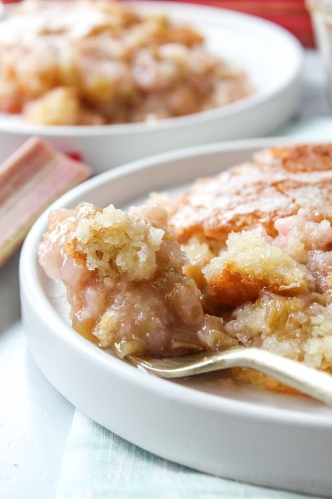 Sticky Rhubarb Pudding, Rhubarb Pudding Cake, Rhubarb Dream Bars, Peach Pudding, Peach Puff Pastry, Rhubarb Pudding, Snack Balls, Cinnamon Icing, Rhubarb Crisp