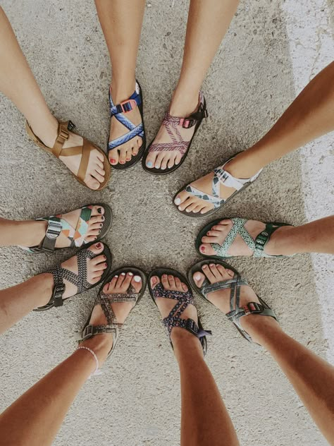 Chaco Slides Outfit, Chaco Outfit Summer, Chaco Outfit Summer Casual, Outfits With Chacos, Chaco Outfit, Cute Chacos, Chaco Outfits, Chacos Outfit, Black Chacos