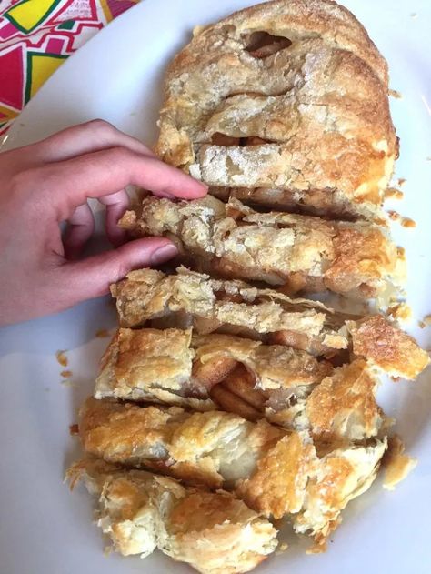 Easy Apple Strudel Recipe Made With Frozen Puff Pastry Dough – Melanie Cooks Frozen Puff Pastry Recipes, Apple Strudel Puff Pastry, Easy Nutritious Breakfast, Easy Apple Strudel Recipe, Apple Strudel Recipe, Easy Apple Strudel, Strudel Recipes, Apple Desserts Easy, Apple Dishes